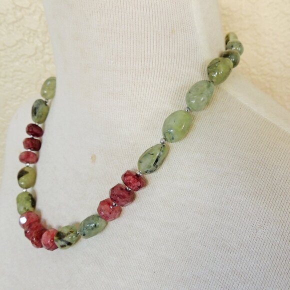 Sage Green Prehnite & Maroon Strawberry Quartz Beaded Strand Statement Necklace - Picture 2 of 3
